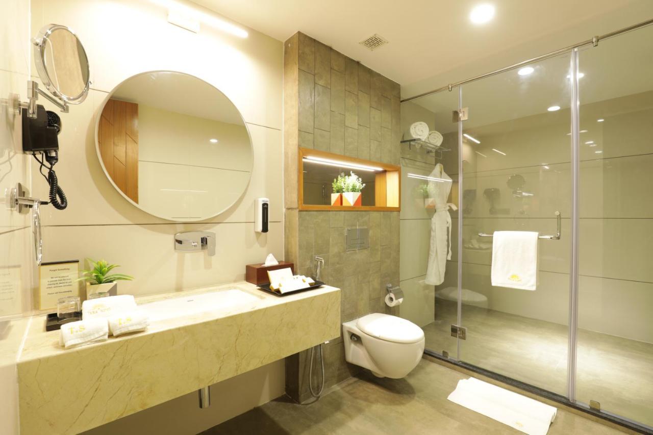 Tara Suns Hotell Vadodara Eksteriør bilde