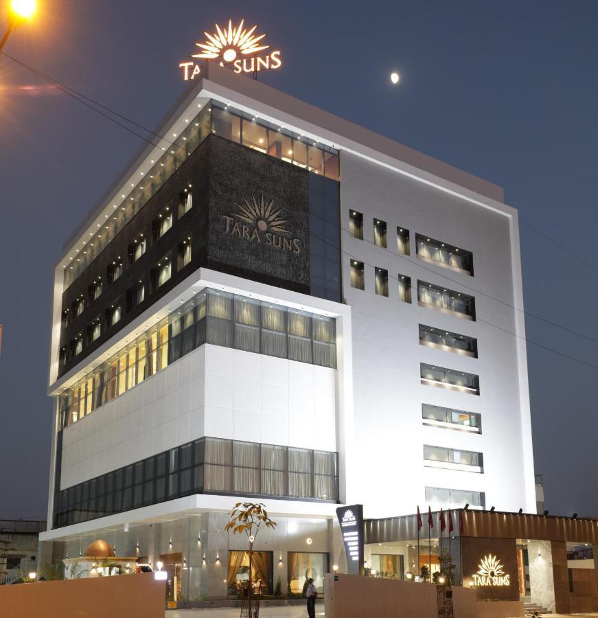 Tara Suns Hotell Vadodara Eksteriør bilde