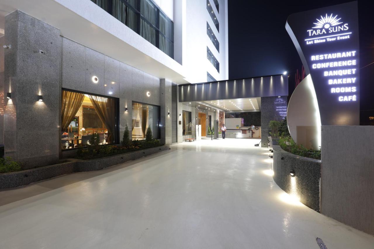 Tara Suns Hotell Vadodara Eksteriør bilde