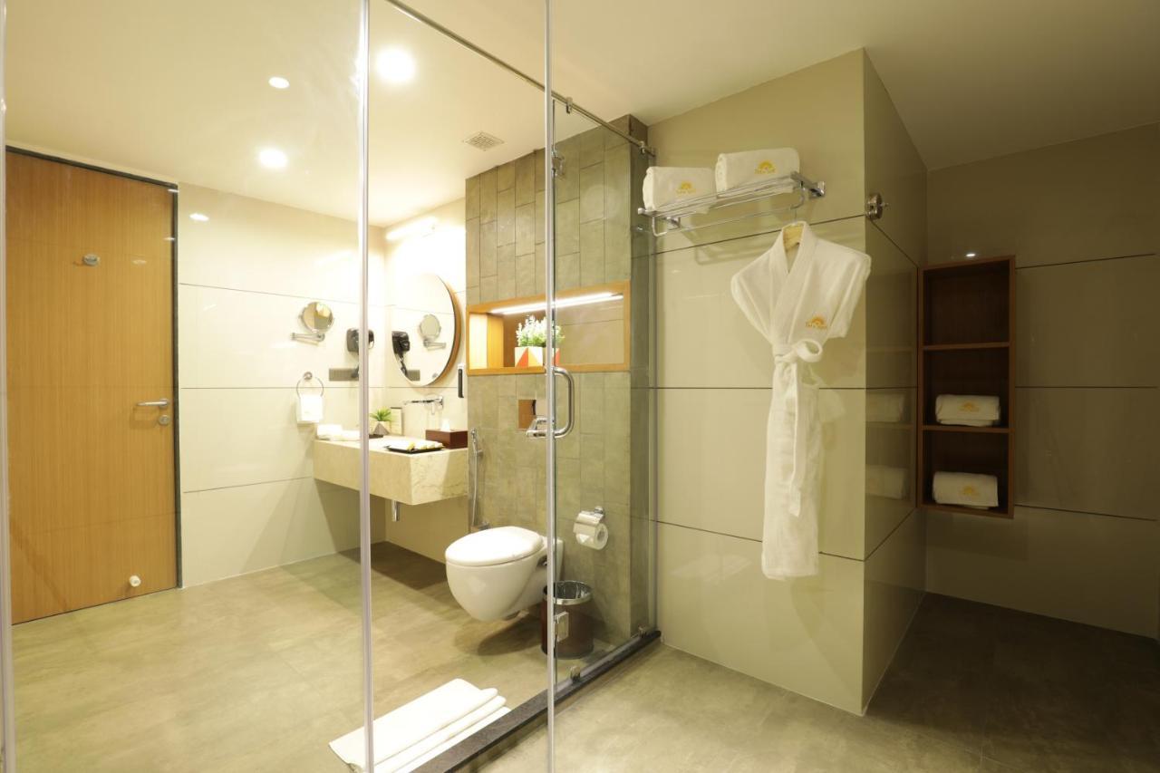 Tara Suns Hotell Vadodara Eksteriør bilde