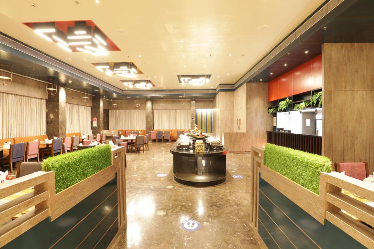 Tara Suns Hotell Vadodara Eksteriør bilde