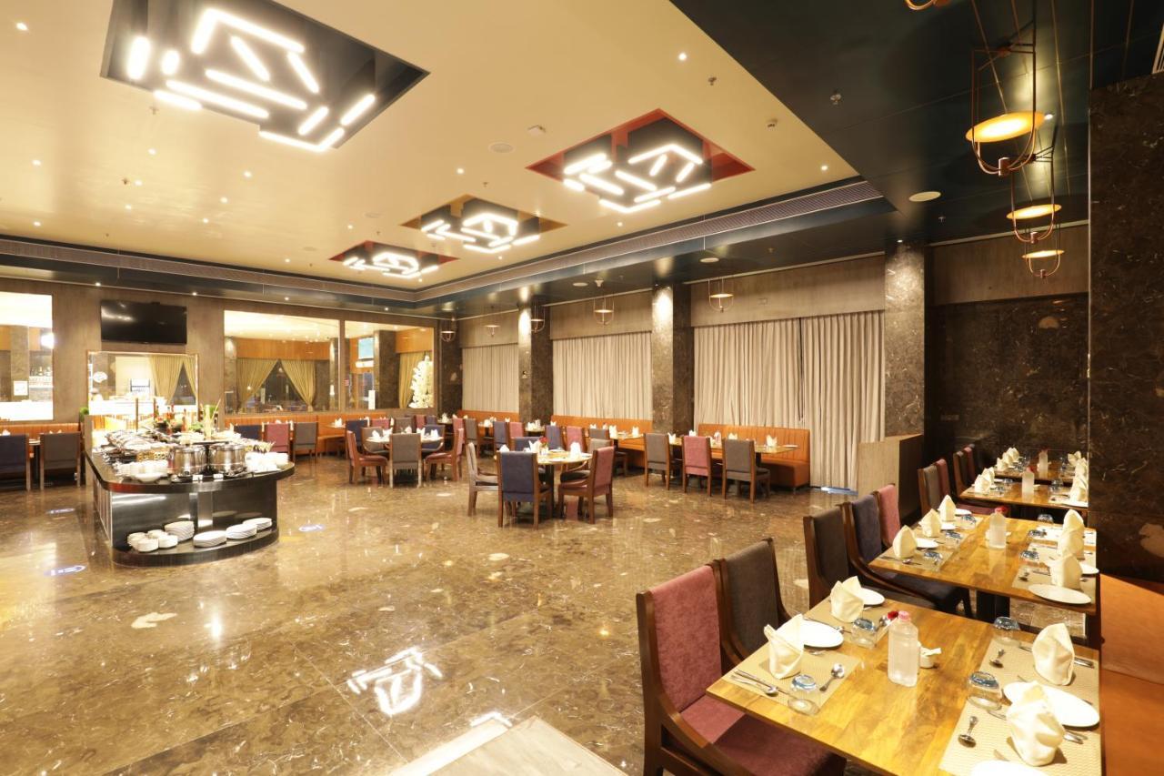 Tara Suns Hotell Vadodara Eksteriør bilde