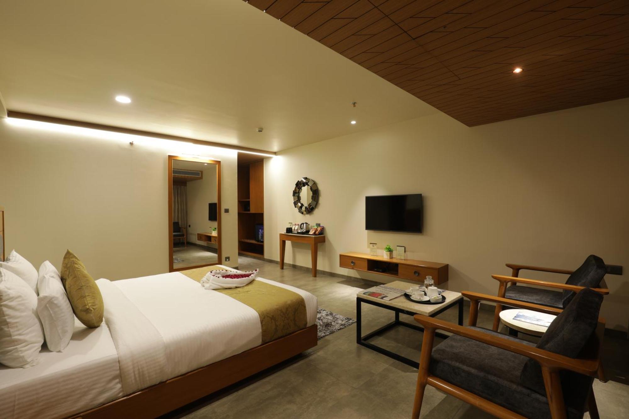 Tara Suns Hotell Vadodara Eksteriør bilde