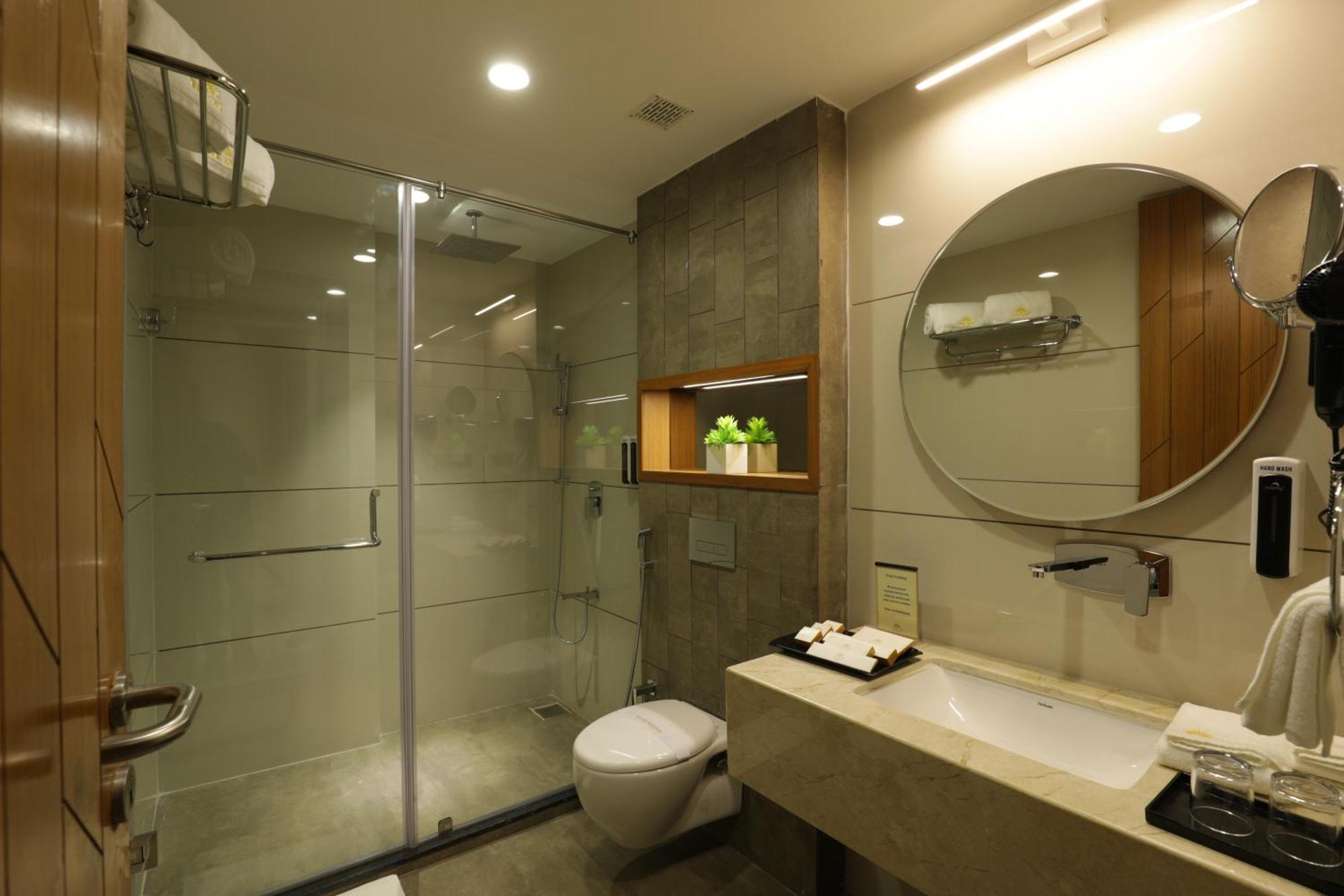 Tara Suns Hotell Vadodara Eksteriør bilde