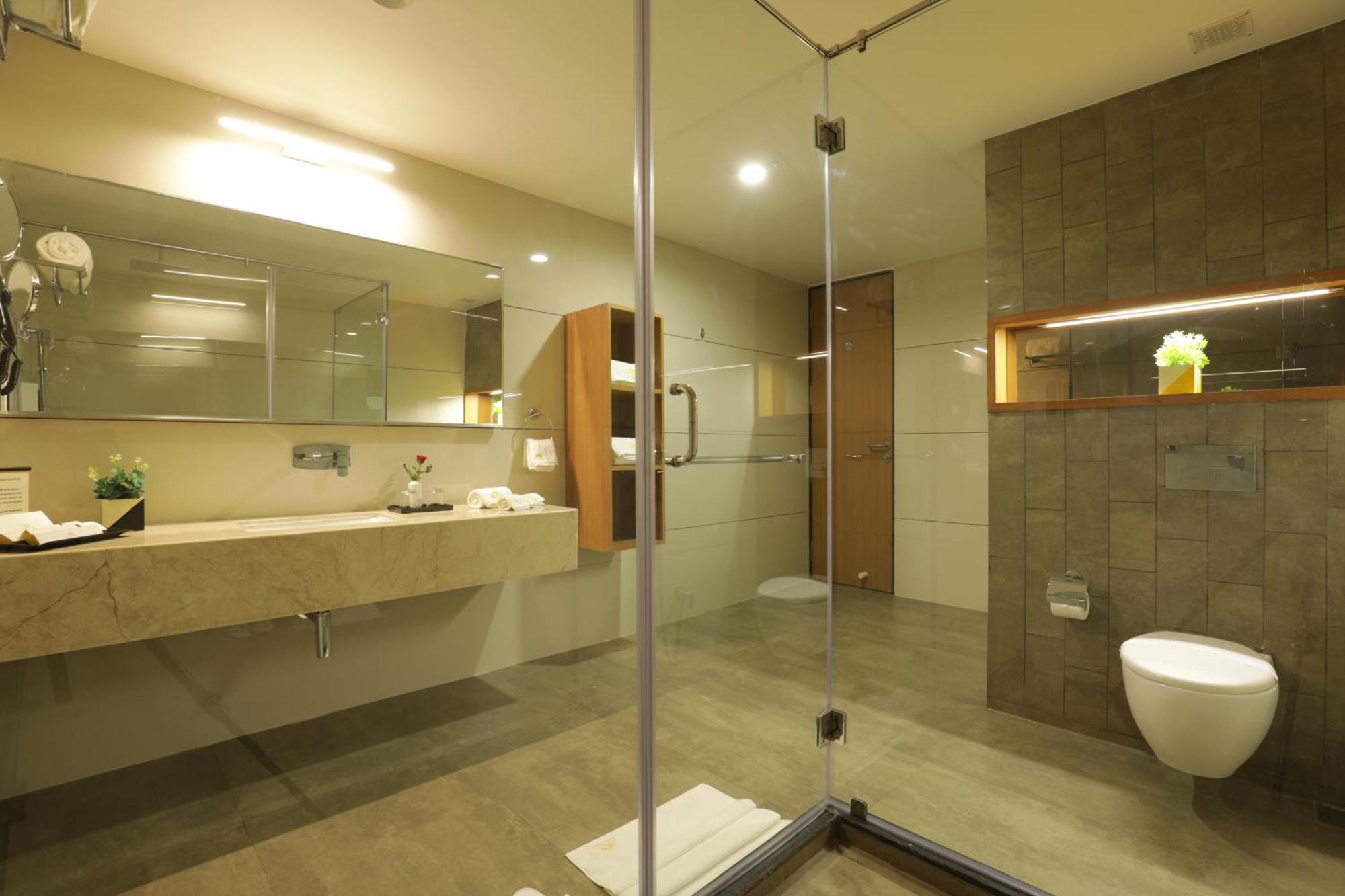 Tara Suns Hotell Vadodara Eksteriør bilde